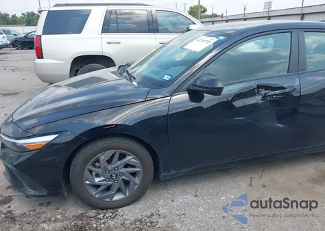 2024 Hyundai Elantra Sel z USA, uszkodzony, nr VIN KMHLM4DG9RU697167